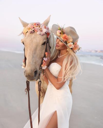 The One Bride Guide V17I2 cover shoot 8